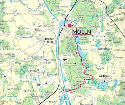 Mopswandern: 16. Etappe: Mölln nach Wotersen (27. April 2011, 23 km) Mopswandern: 16. Etappe: Mölln nach Wotersen (27. April 2011, 23 km)