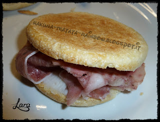 http://cucinaconlara.blogspot.it/2013/11/tigelle-o-crescentine.html