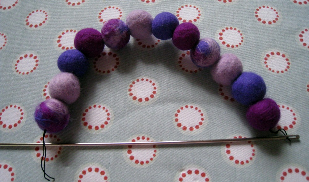 RosMadeMe Felt Up? A felt beads tutorial