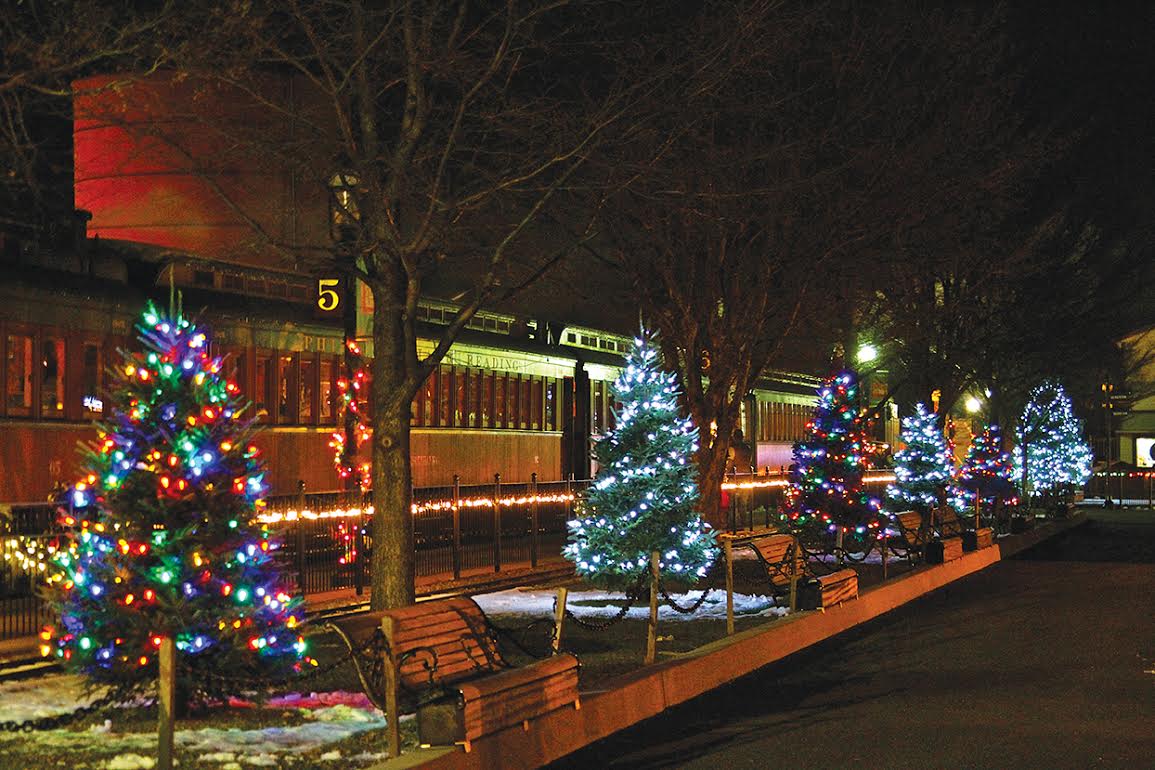 DAILY VACATIONER Christmas at Strasburg RailRoad