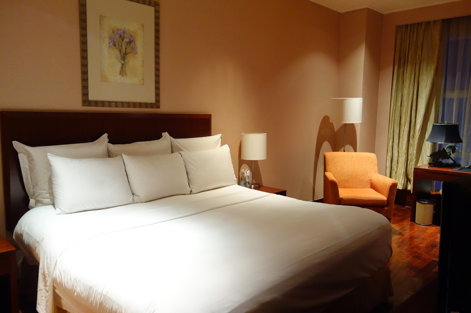 Motley Blend The Mayflower Jakarta Marriott Executive Apartments
