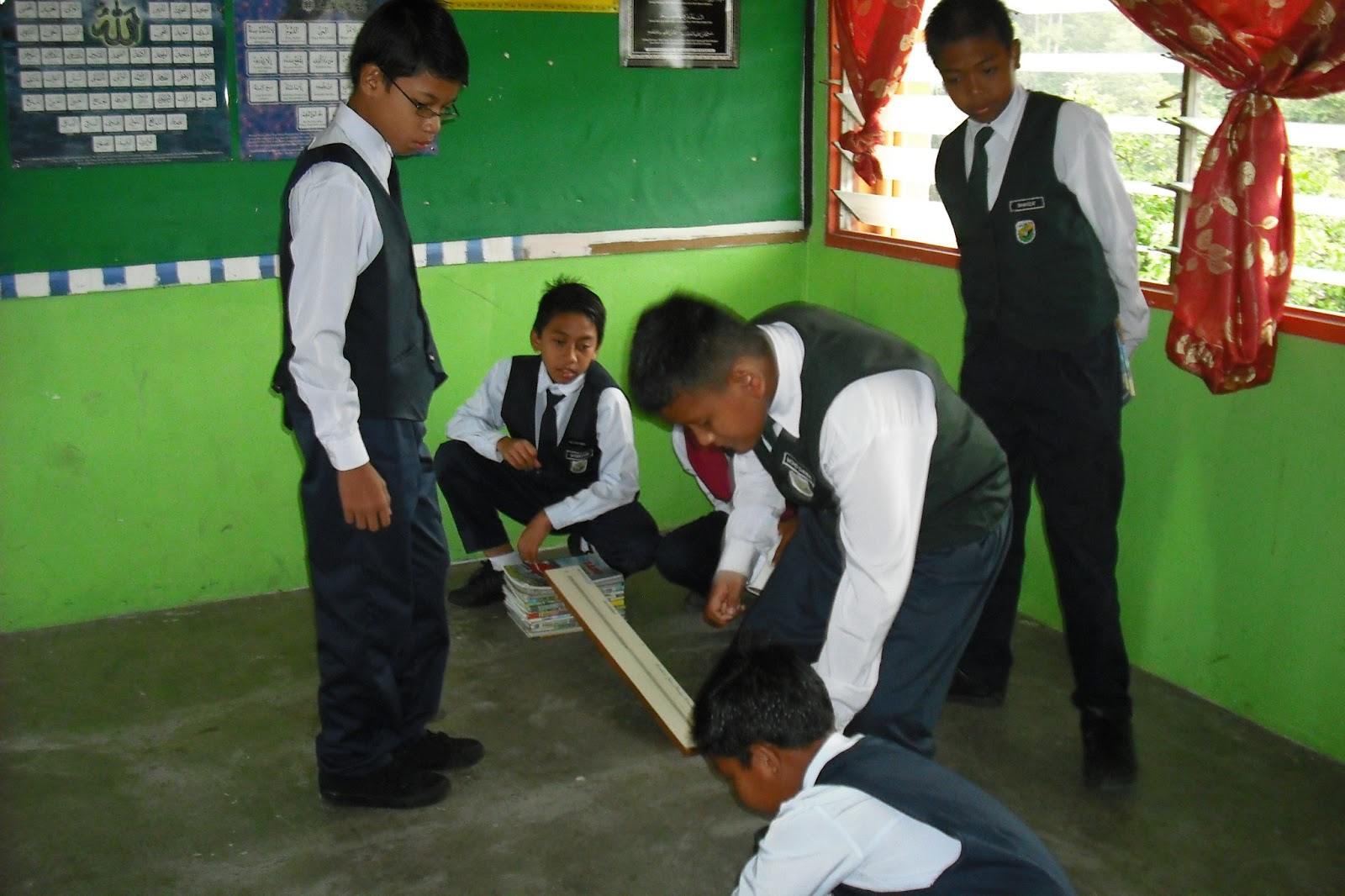 BLOG CIKGU SAINS : EKSPERIMEN MENYUKAT JARAK YANG DILALUI OLEH KERETA