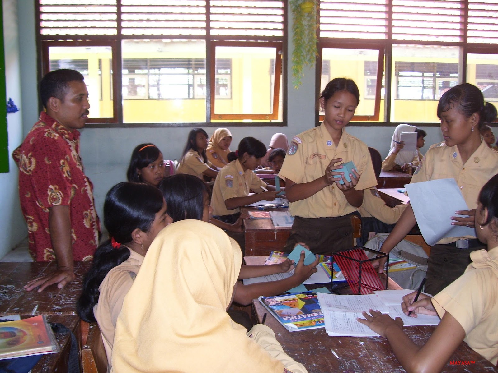 Pembelajaran Berbasis Peer: Meningkatkan Keterlibatan dan Pemahaman Siswa
