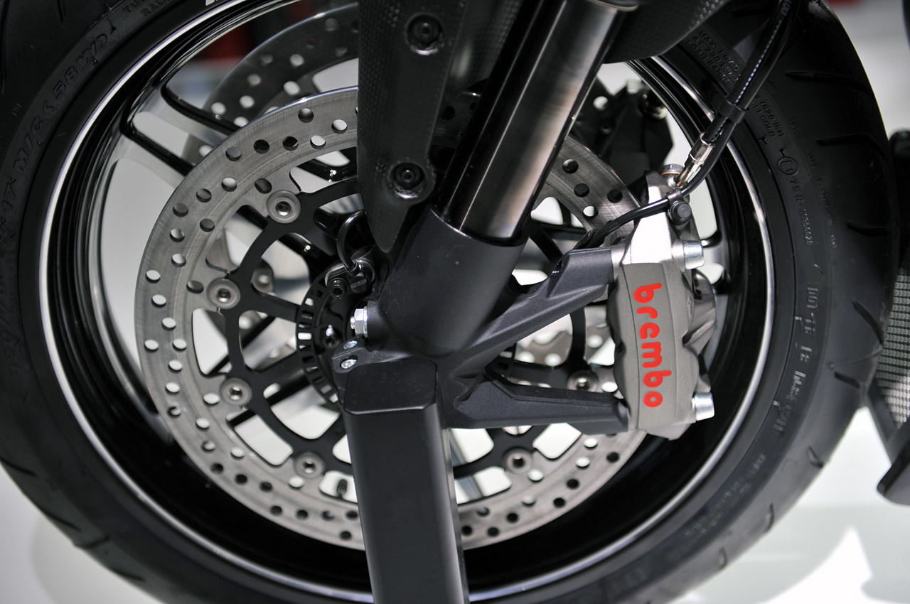 Motor sport view Ducati diavel amg special edition