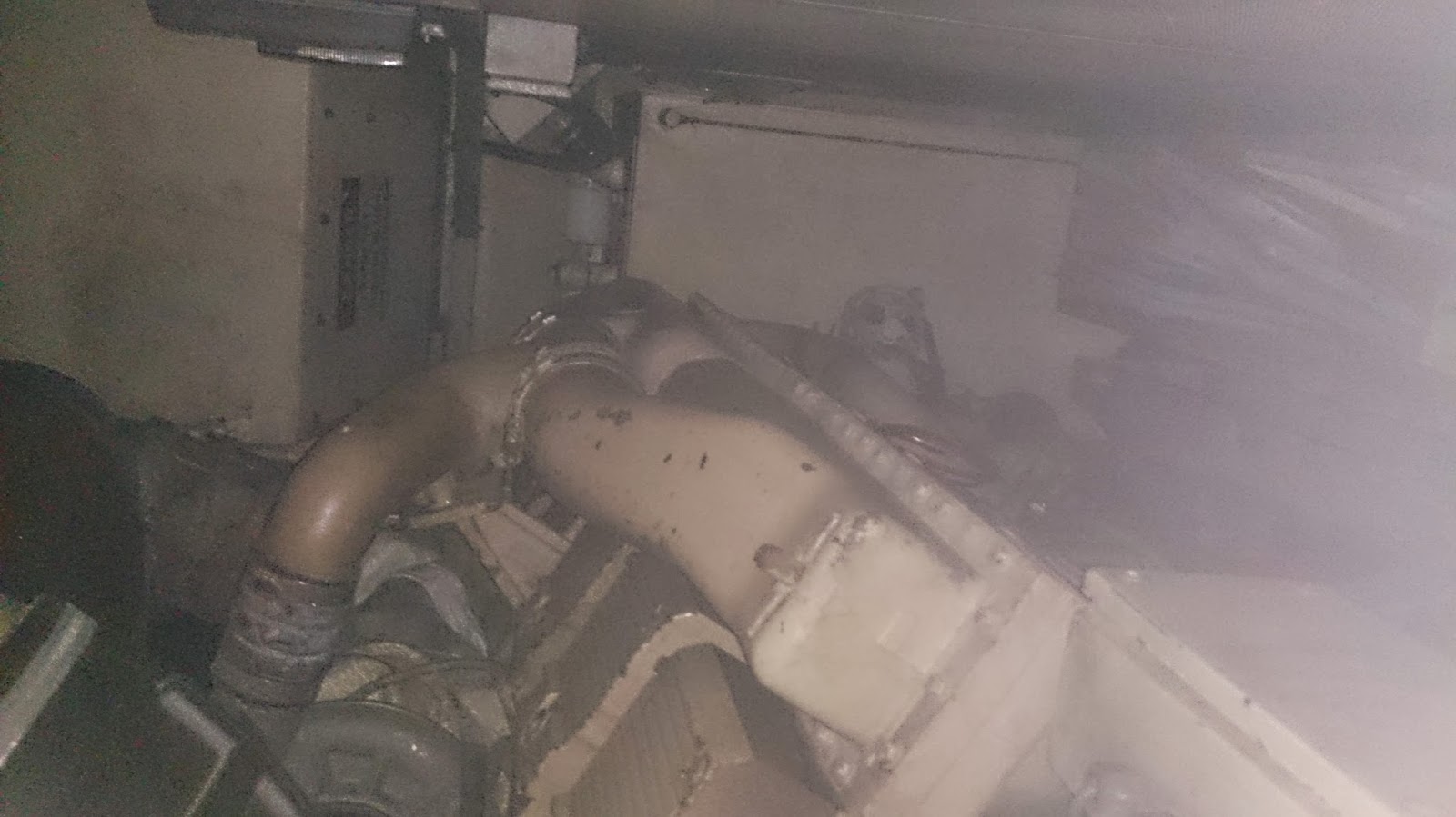 used cummins diesel generator for sale, Cummins QSK 45 G4, Cummins generator of 1330 KVA cummins generator in container canopy, used generators sets, standby generator of 1200 KVA, 1300 KVA