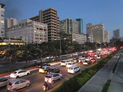 Paseo de la bahía, en Manila