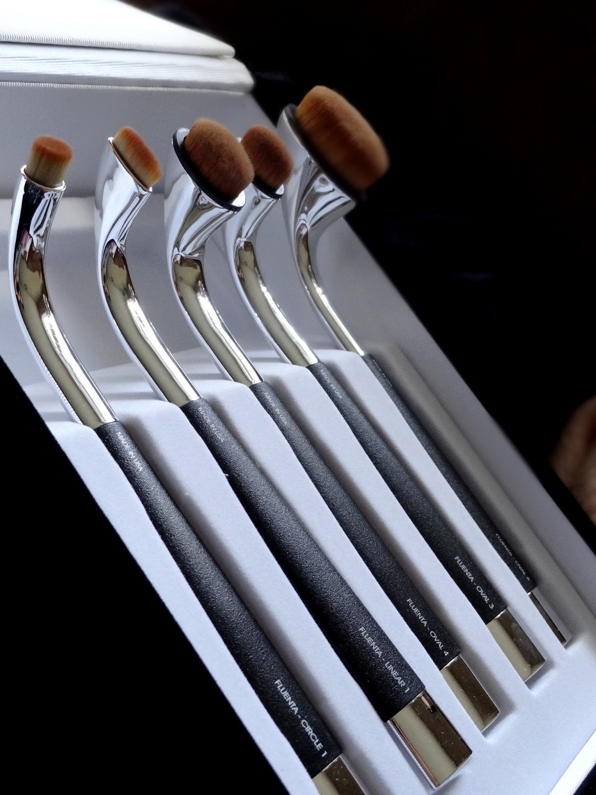 Makeup, Beauty and More Artis Fluenta 5 Brush Set