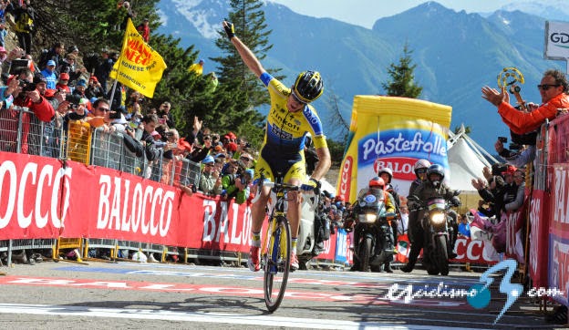Rogers consigue su segunda etapa en el Giro