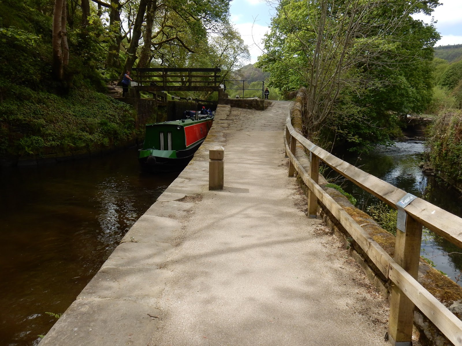 NB Holderness May 2017 by bridge and Lock, part 1.