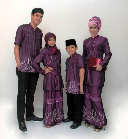 15 Koleksi Baju Muslim Sarimbit Keluarga untuk Lebaran 