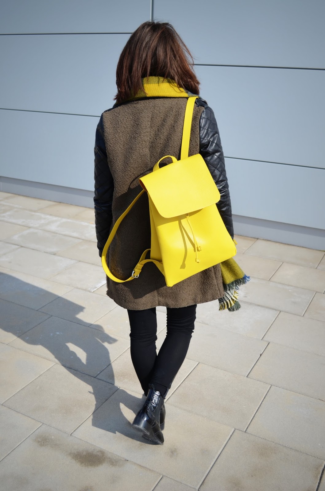 Yellow backpack... Romilikes...