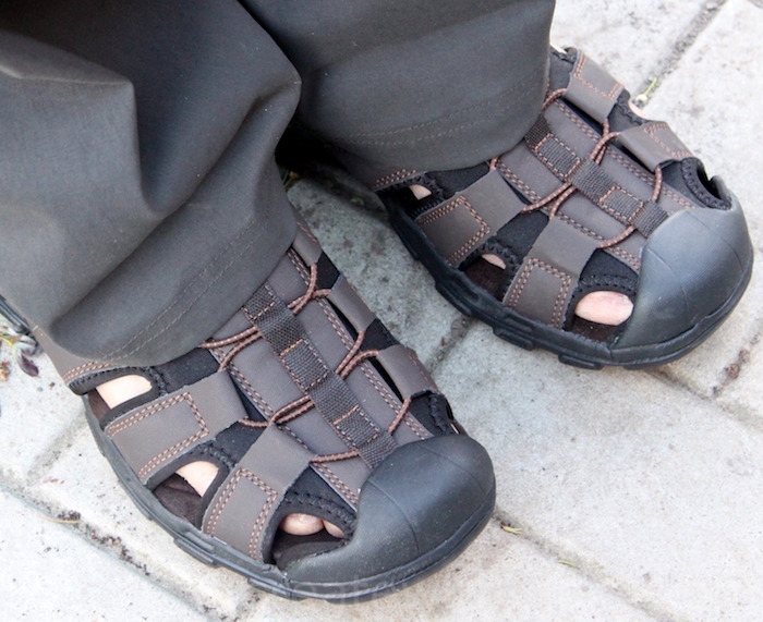 skechers men's closed toe sandals