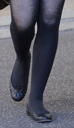 Celebrity Legs and Feet in Tights: Mia Wasikowska`s Legs and Feet in ...