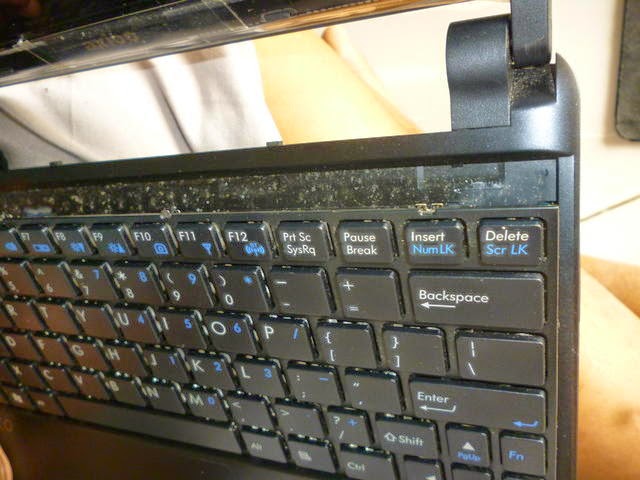 Kondisi keyboard axioo pico yang sudah lepas