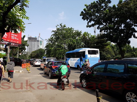 Naik Transjakarta Ke Mal Ambassador Dan Kota Kasablanka Sukasukadee
