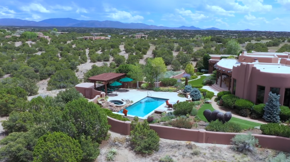 Tour 2 Indian Pony, Santa Fe Luxury Home vs. 29 Interior Design Photos