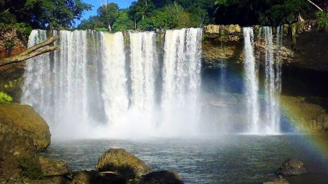 Wisata Air Terjun dengan pemandangan menakjubkan Wisata Air Terjun dengan pemandangan menakjubkan