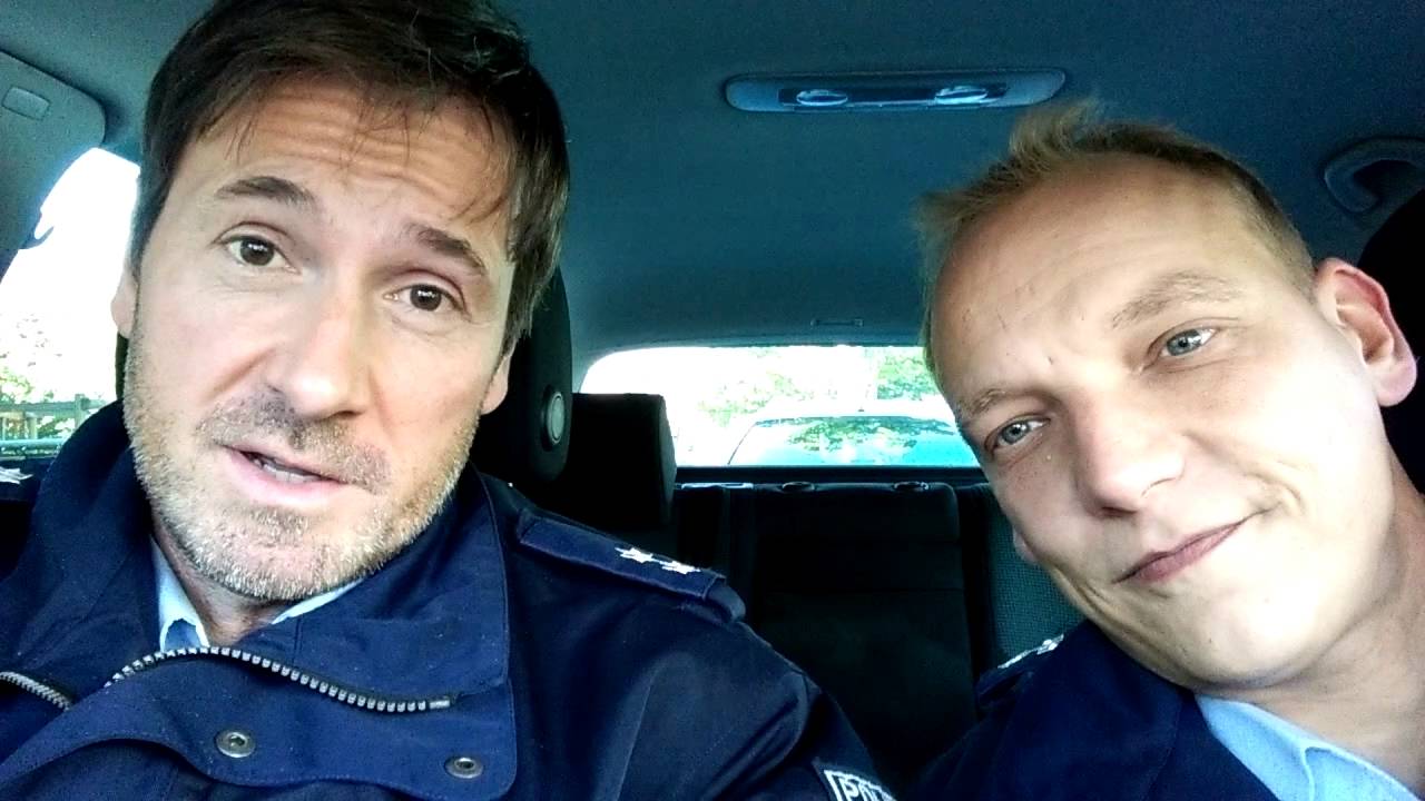 Paul Richter Auf Streife Echter Polizist auf streife schauspieler - woodenbild :)