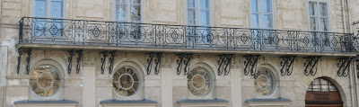 Balcon du 9 quai Voltaire à Paris