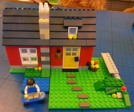 Hinged building LEGO set 31009