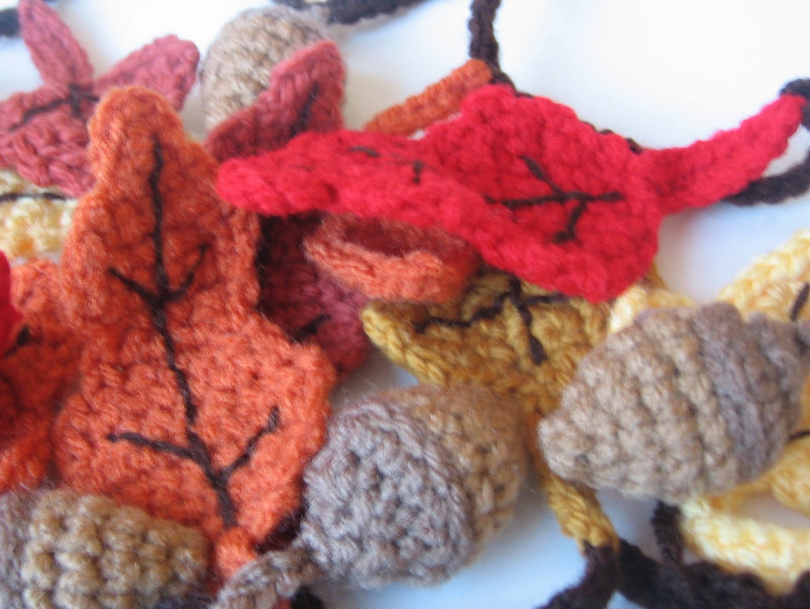 oak pattern leaf crochet Pattern: Garland Free Crochet N Autumn CROCHET PLAY DESIGNS: