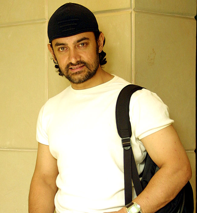 Dashing Aamir Khan Incredible Hot Body and Cool Styles ...