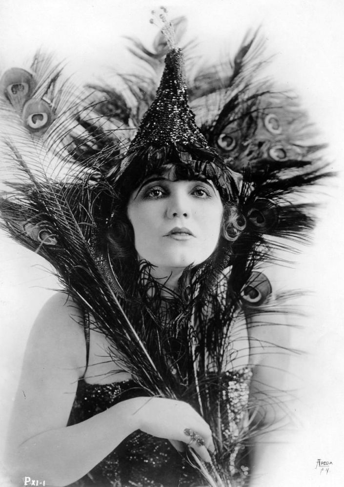 Film Noir Photos Outlandish Hats Louise Glaum