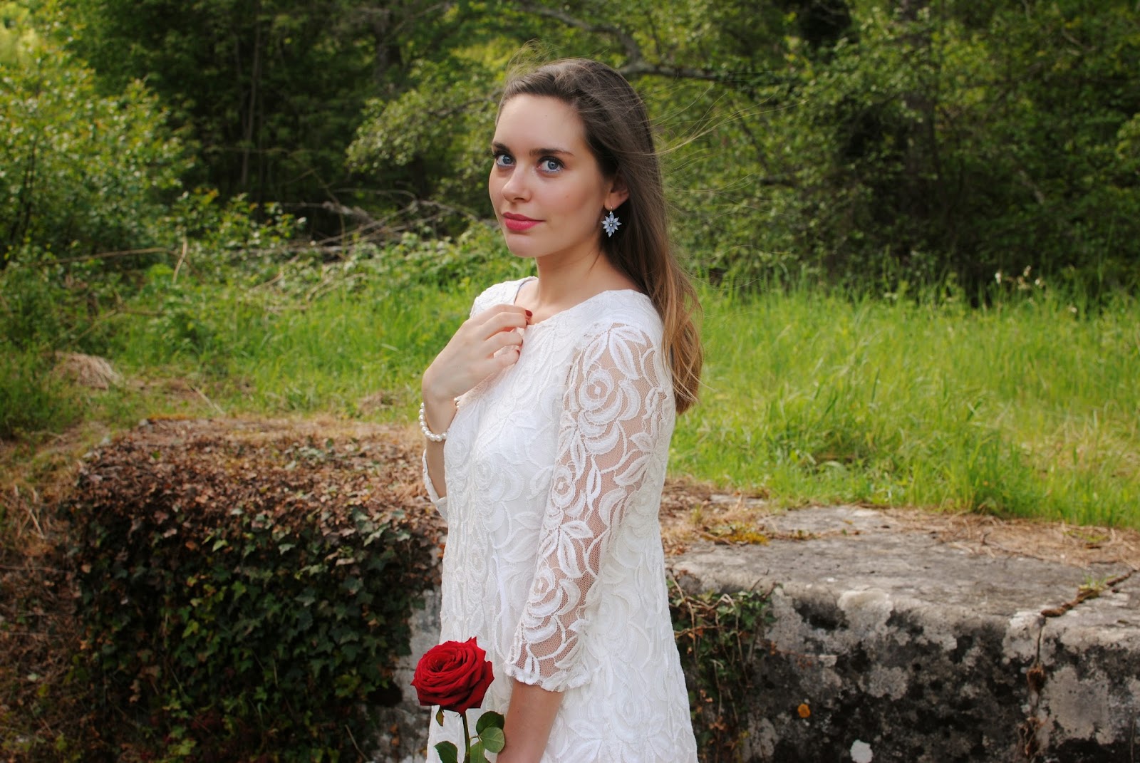 La petite robe en dentelle | Graffiti's Diaries - Blog Mode et Lifestyle