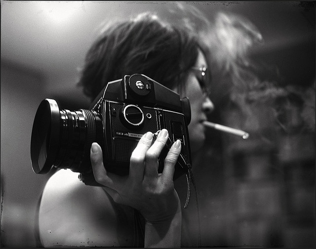 Hình ảnh khói thuốc buồn - Ảnh khói thuốc đẹp & nghệ thuật nhất