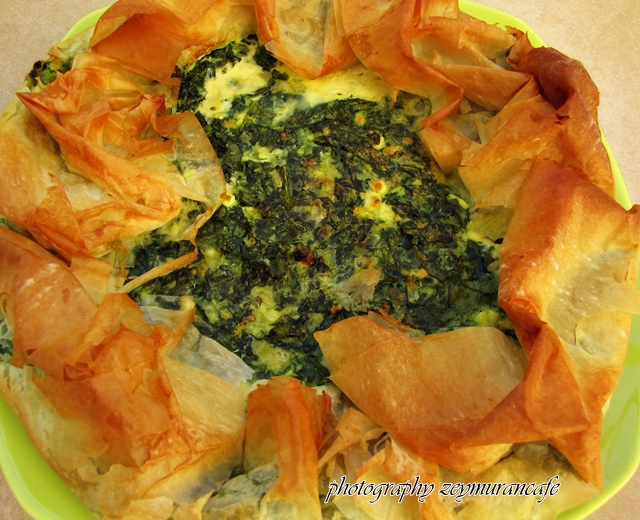 Baklavalık Yufkadan Ispanaklı Tart