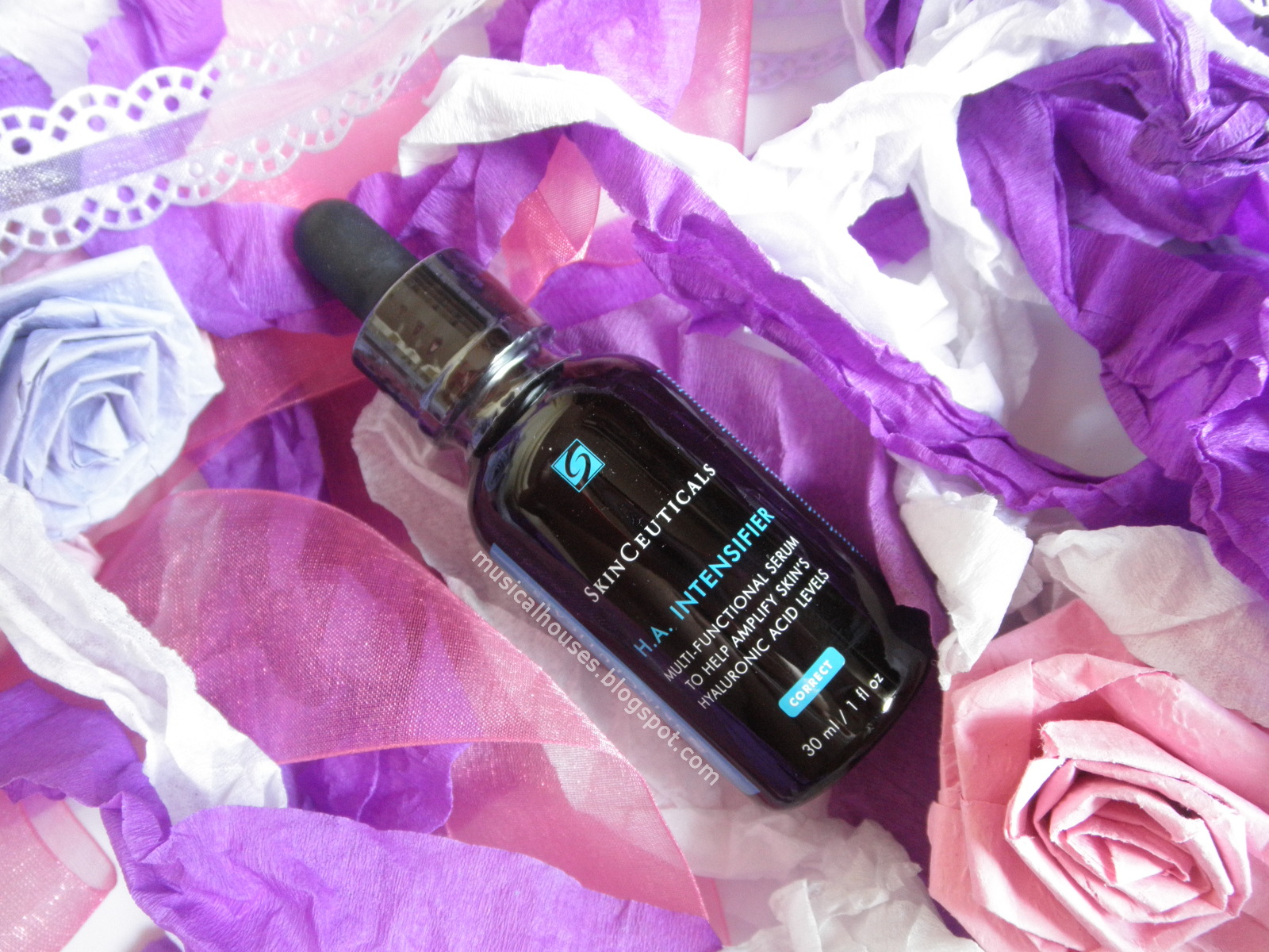 Skinceuticals H A Hyaluronic Acid Intensifier Review And Ingredients Analysis Of Faces And Fingers