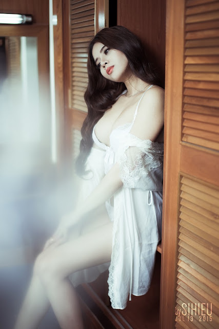 Vietnamese Sexy Girl In Bedroom 1