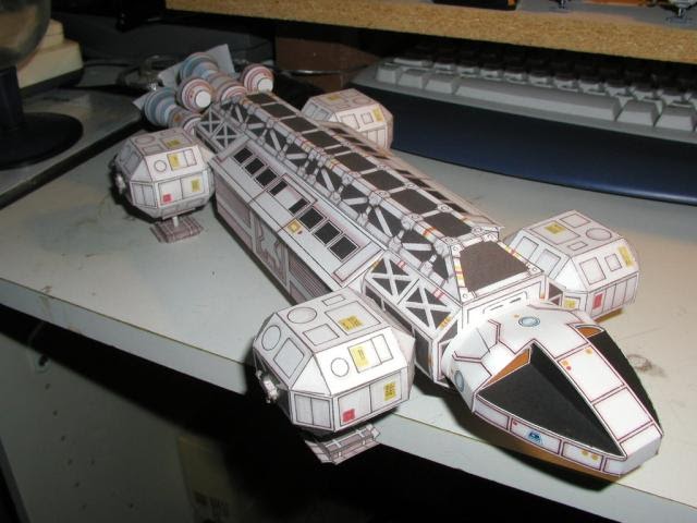 Space%2B1999%2BEagle%2BPapercraft.jpg