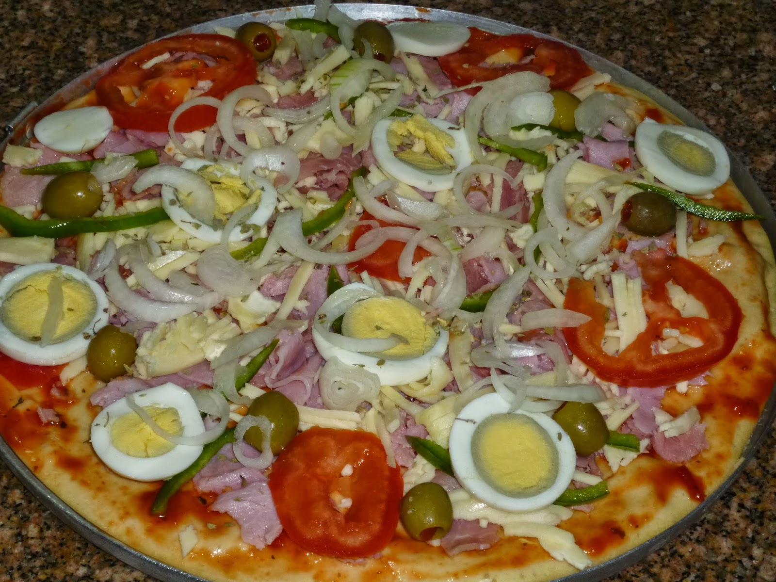 Delícias do Dia-a-Dia: PIZZA Á PORTUGUESA