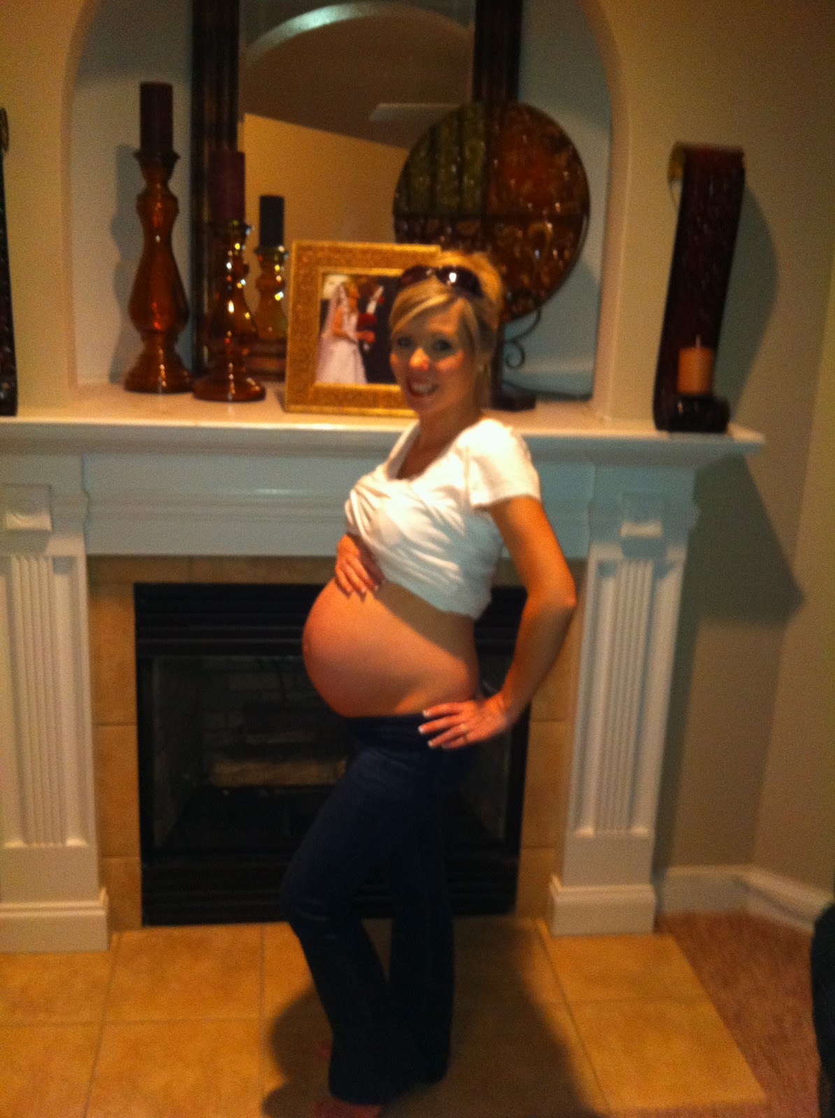 KELLY HAS A BELLY 30 WEEKS PREGNANT!