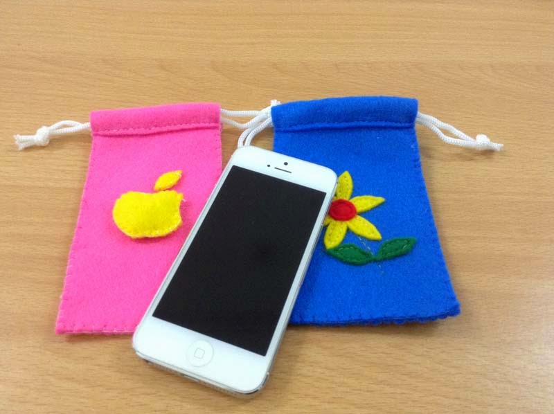 Cara Membuat Kerajinan Tangan Dari Kain Flanel Tempat Hp Sebuah Tempat