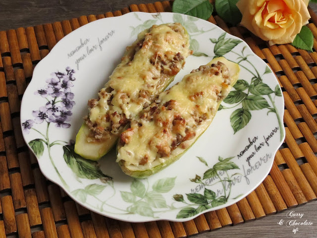 Calabacines rellenos de carne picada – Stuffed zucchini boats