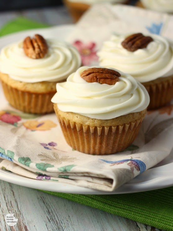 Hummingbird Cupcakes | by Renee's Kitchen Adventures - Easy dessert recipe for delicious, fruity cupcakes! 