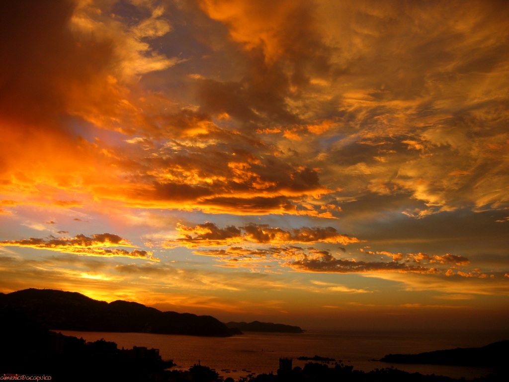 Wallpaper Awan Senja | احلى واجمل صور خلفيات مناظر غروب الشمس على شاطئ البحر Wallpaper Awan Senja | احلى واجمل صور خلفيات مناظر غروب الشمس على شاطئ البحر