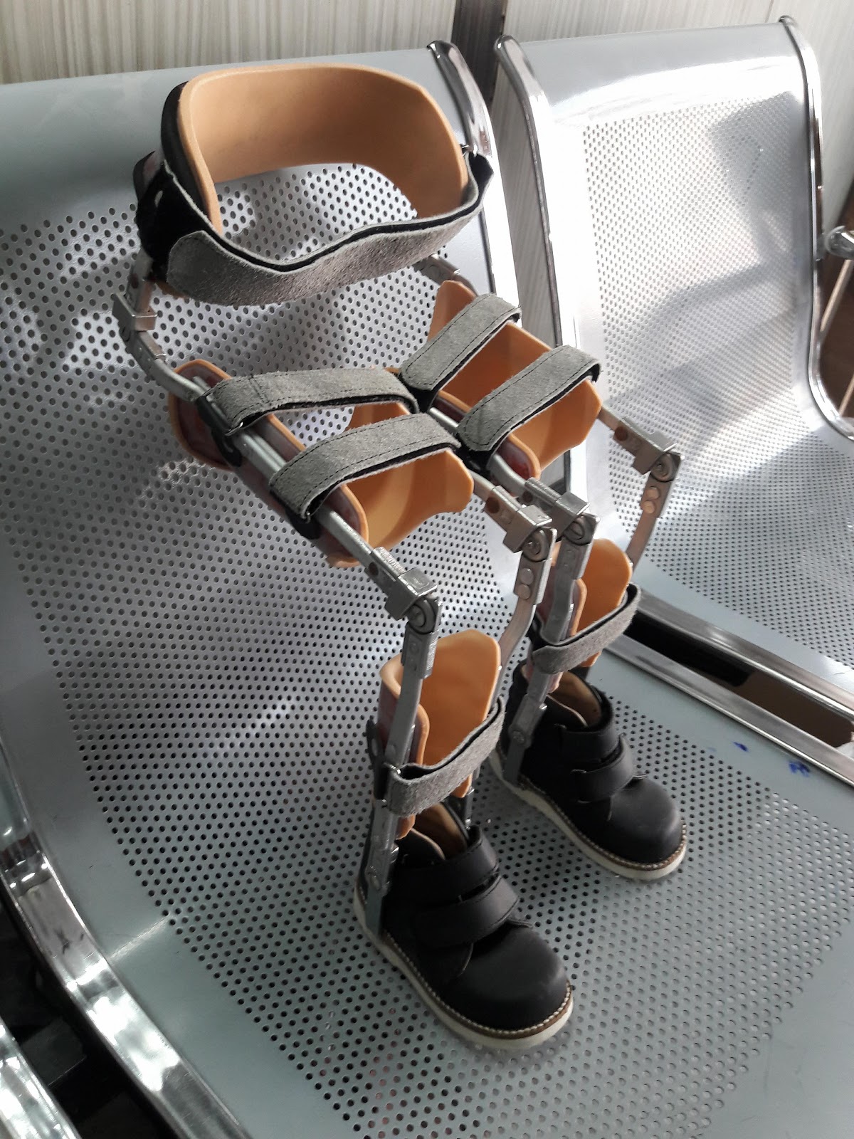 Leg Braces for (SCI)