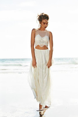 beach wedding gown, beach dress style