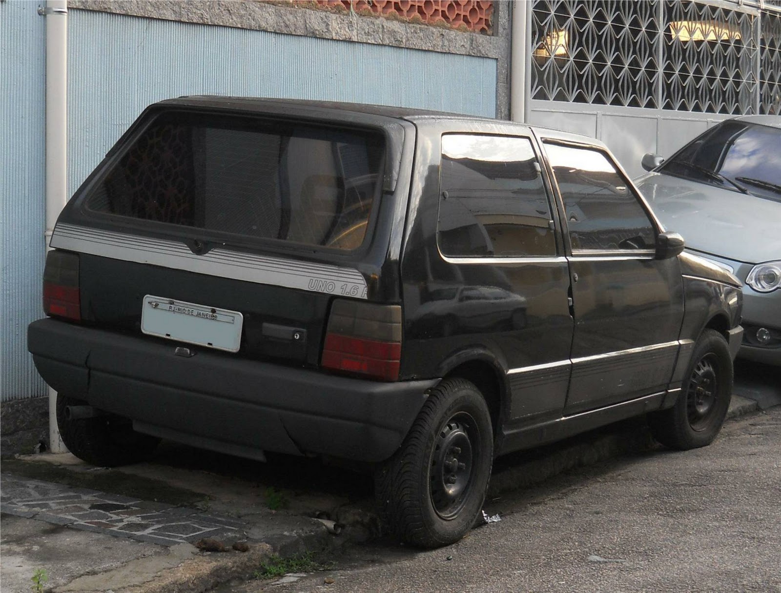 Registros Automotivos do Cotidiano: Fiat Uno 1.6 R 1990