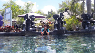 Sensasi Mandi Air Panas Dengan View Gunung dan Danau Batur