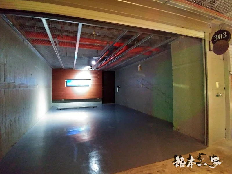 三重江月行館|挑高房型與媲美好樂迪KTV視聽室獨立空間|大窗綠化環境好舒適