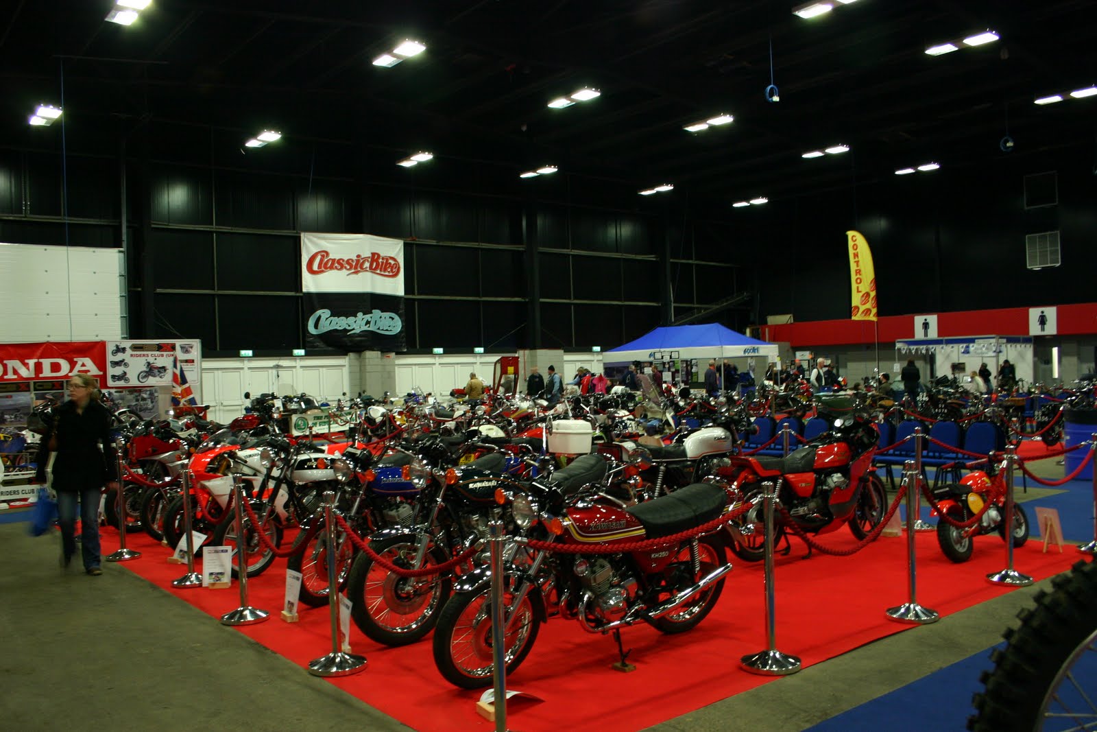 Auld Kawas an Stuff Scottish Bike Show 2011