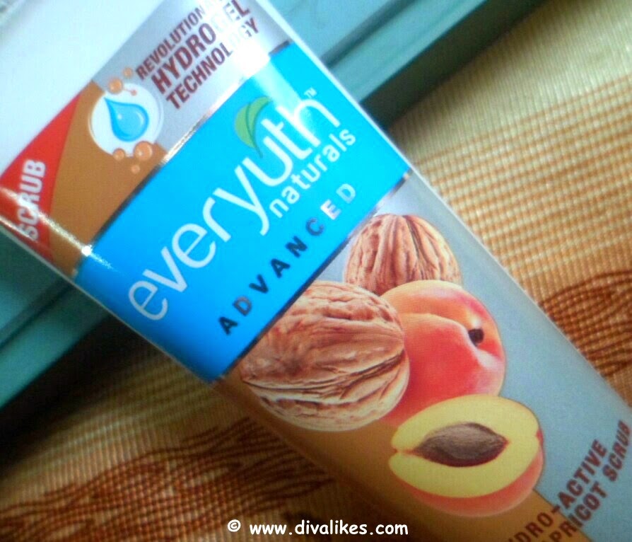 Everyuth Naturals Advanced HydroActive Walnut Apricot Scrub Review