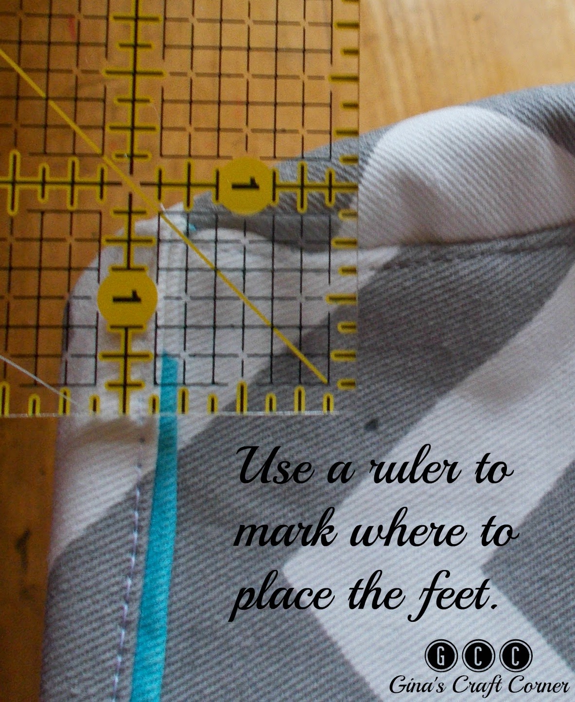 VIDEO: How to Place Purse Feet in a Bag Without a Bottom Panel