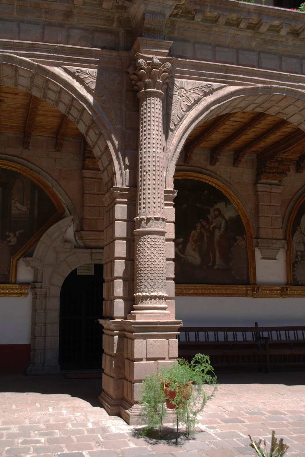 Estación 16: El Claustro del Convento Mercedario del Cusco