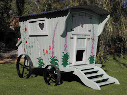 chicken coop gypsy caravan fancy hen plans decorated painted coops houses flyte wagon favourite pink
