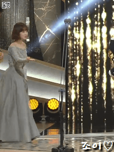 청룡영화제 오늘자 더 귀여워진 박보영.gif | 인스티즈